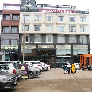 Dreamz & Suites Zirakpur